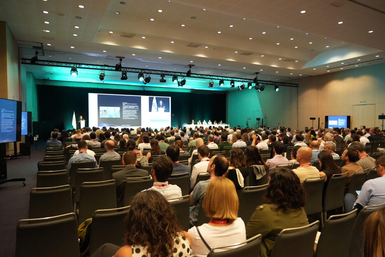 LA AGENDA DE HOY: SEIS MESAS REDONDAS, TRES CURSOS SATÉLITES, CHARLA MAGISTRAL Y PREMIOS