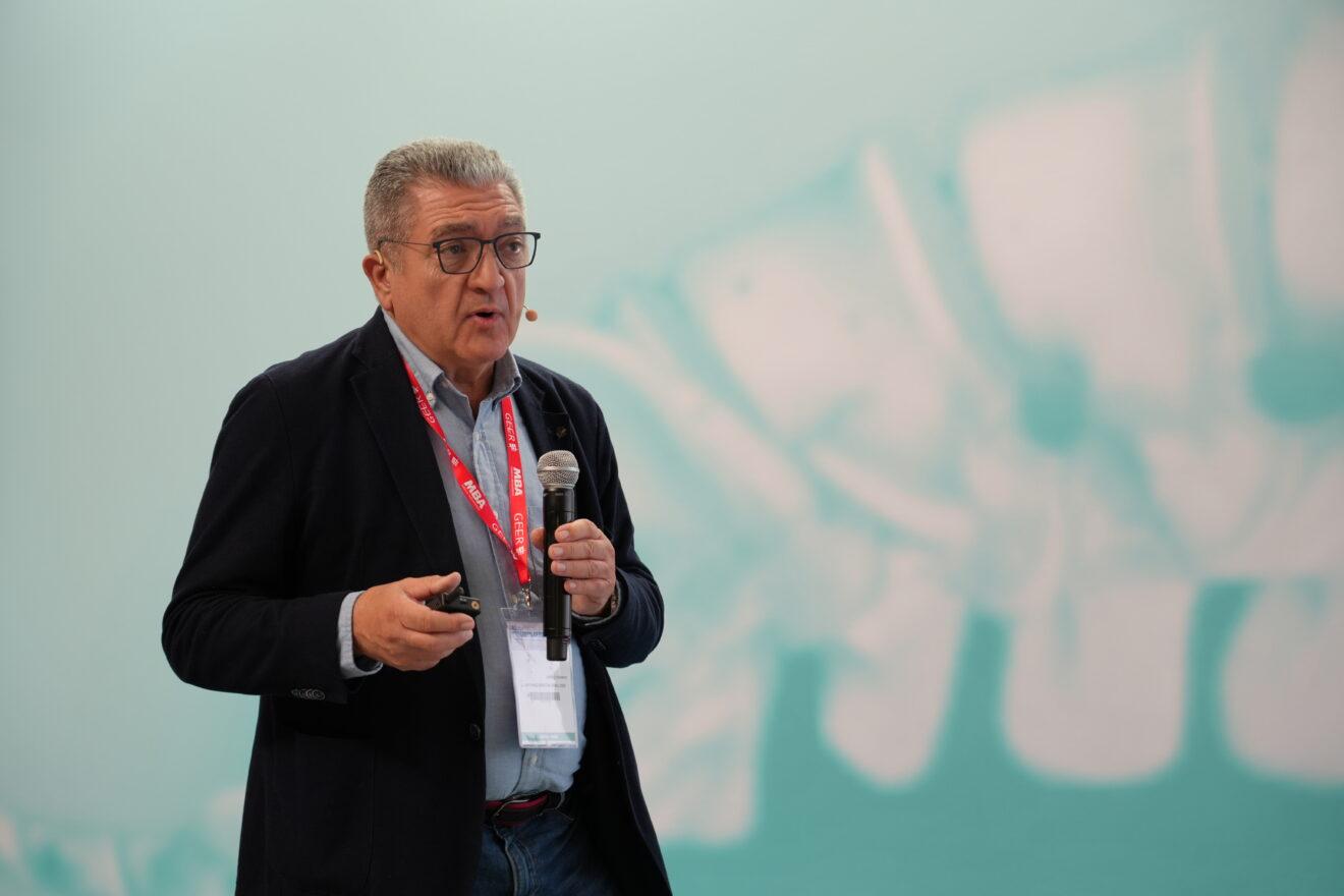 EL DR. MARTÍN BENLLOCH ANALIZA LA CIRUGÍA DE SEPARACIÓN: ＂EL CAMBIO DE PARADIGMA HACIA UN ENFOQUE HÍBRIDO Y MÍNIMAMENTE INVASIVO EN METÁSTASIS VERTEBRALES＂
